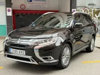 Usado Mitsubishi Outlander P-HEV 203 CV (149 kW) 2018 Negro SUV