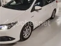 Usado Toyota Auris Hybrid Active 136 CV (100 kW) 2016 Blanco Familiar