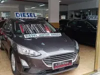 Usado Ford Focus Trend 119 CV (87 kW) 2019 Gris Berlina