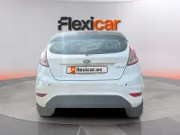 Usado Ford Fiesta Trend 75 CV (55 kW) 2017 Blanco Utilitario