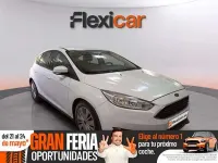 Usado Ford Focus 125 CV (91 kW) 2015 Blanco Berlina