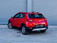 Usado Kia Stonic 100 CV (73 kW) 2024 Rojo SUV