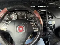 Usado Fiat Punto Pop 75 CV (55 kW) 2013 Negro Utilitario