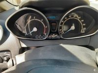 Usado Ford Fiesta Trend 75 CV (55 kW) 2014 Blanco Utilitario
