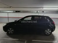 Usado Kia Ceed 90 CV (66 kW) 2007 Negro Utilitario