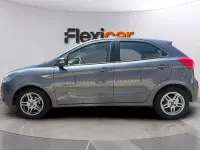 Usado Ford Ka Plus Ultimate 86 CV (63 kW) 2017 Gris Utilitario