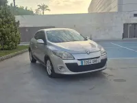 Usado Renault Mégane III Expression 105 CV (77 kW) 2009 Gris / plata Berlina