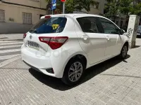 Begagnad Toyota Yaris 111 HK (81 kW) 2017 Blå Sedan