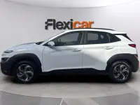 Usado Hyundai Kona Style 141 CV (103 kW) 2021 Blanco SUV