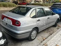 Usado Seat Cordoba 60 CV (44 kW) 1999 Gris / plata Berlina