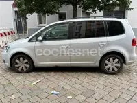 Usado VW Touran Advance 140 CV (102 kW) 2014 Gris / plata Monovolumen