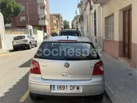 Usado VW Polo Trendline 75 CV (55 kW) 2003 Gris / plata Berlina