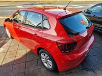 Usado VW Polo Advance 95 CV (69 kW) 2019 Rojo Utilitario