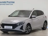 Usado Hyundai i20 100 CV (73 kW) 2025 Gris/plata Utilitario