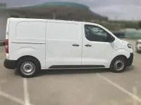 Usado Opel Vivaro 102 CV (75 kW) 2022 Blanco Monovolumen