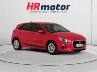 Usado Hyundai i30 120 CV (88 kW) 2017 Rojo Utilitario