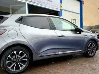 Usado Renault Clio Evolution 114 CV (83 kW) 2025 Gris Utilitario