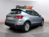 Usado Seat Arona Style 110 CV (80 kW) 2021 Gris SUV