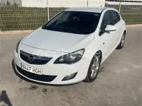 Usado Opel Astra Enjoy 110 CV (80 kW) 2011 Blanco Berlina