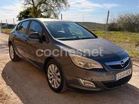 Usado Opel Astra Sportive 110 CV (80 kW) 2013 Negro Berlina