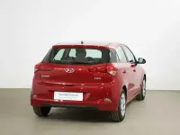 Usado Hyundai i20 85 CV (62 kW) 2017 Rojo Berlina