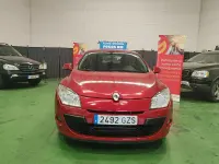 Usado Renault Mégane III Dynamique 105 CV (77 kW) 2010 Granate Berlina