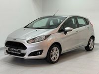 Usado Ford Fiesta Trend 82 CV (60 kW) 2017 Gris / plata Berlina