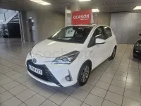 Usado Toyota Yaris Hybrid Active 100 CV (73 kW) 2019 Blanco Berlina