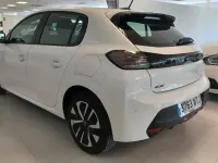 Usado Peugeot 208 Active 100 CV (73 kW) 2024 Blanco Utilitario