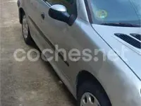 Usado Peugeot 206 70 CV (51 kW) 2006 Gris / plata Familiar