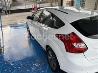 Usado Ford Focus Trend 125 CV (91 kW) 2014 Blanco Berlina