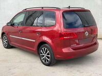 Usado VW Touran Business 105 CV (77 kW) 2014 Rojo Monovolumen