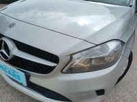 Usado Mercedes A180 109 HP (80 kW) 2018 Cinzento Citadino