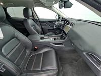 Usado Jaguar F-Pace Prestige 180 CV (132 kW) 2020 Indus silver SUV