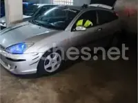 Usado Ford Focus Trend 115 CV (84 kW) 2002 Gris / plata Berlina