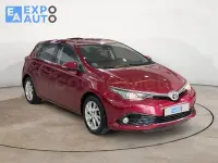 Usado Toyota Auris Business Edition 116 CV (85 kW) 2018 Rojo Berlina