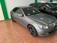 Usado Mercedes C200 Avantgarde 136 CV (100 kW) 2011 Gris / plata Berlina