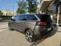 Usado Peugeot 5008 GT-line 130 CV (95 kW) 2018 Gris / plata SUV