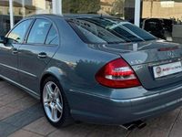 Usado Mercedes E55 AMG AMG 476 CV (350 kW) 2004 Azul Berlina