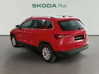 Usado Skoda Karoq Ambition 110 CV (80 kW) 2022 Rojo SUV