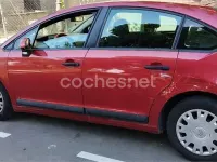 Usado Citroën C4 90 CV (66 kW) 2008 Rojo Berlina