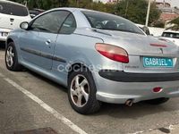 Usado Peugeot 206 110 CV (80 kW) 2002 Gris / plata Descapotable