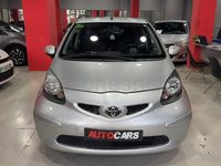 Usado Toyota Aygo 68 CV (50 kW) 2008 Gris / plata Utilitario