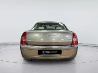 Usado Chrysler 300C 218 CV (160 kW) 2008 Gris / plata Berlina