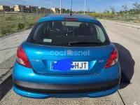 Usado Peugeot 207 70 CV (51 kW) 2012 Azul Berlina