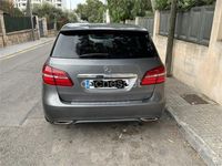 Usado Mercedes B180 109 CV (80 kW) 2017 Gris / plata Monovolumen