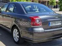 Usado Toyota Avensis Sol 116 CV (85 kW) 2006 Gris / plata Berlina