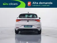 Usado Seat Leon Style 110 CV (80 kW) 2022 Blanco Utilitario