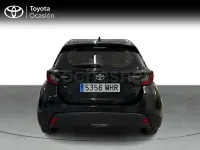 Usado Toyota Yaris Hybrid Business Edition 116 CV (85 kW) 2023 Negro Berlina
