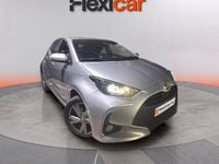 Usado Toyota Yaris Hybrid Active 116 CV (85 kW) 2024 Gris Berlina
